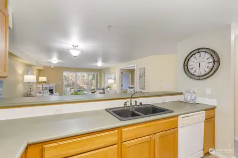 Kitchen - 2001 120th Pl SE #6-103, Everett, WA 98208 photo 3 of 3