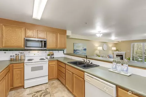 Kitchen - 2001 120th Pl SE #6-103, Everett, WA 98208 photo 1 of 3