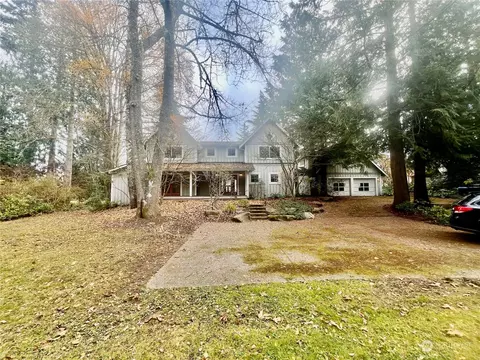 748 Ferncliff Ave NE, Bainbridge Island, WA 98110