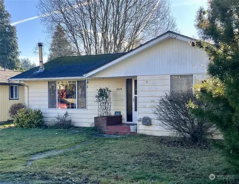 Exterior - 2024 Monroe Ave, Everett, WA 98203 photo 2 of 5