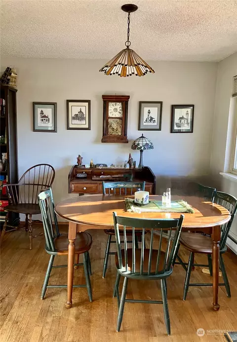 Dining - 2024 Monroe Ave, Everett, WA 98203 photo 1 of 2