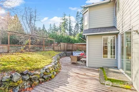 Exterior - 8609 NE 201st Pl, Bothell, WA 98011 photo 7 of 8