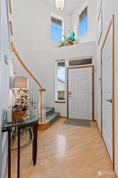 Entry Way - 8609 NE 201st Pl, Bothell, WA 98011 photo 2 of 2