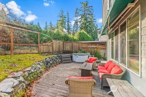 Exterior - 8609 NE 201st Pl, Bothell, WA 98011 photo 6 of 8