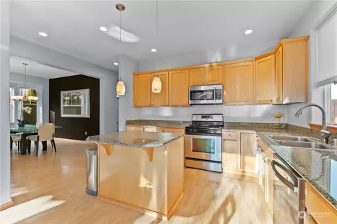 Kitchen - 8609 NE 201st Pl, Bothell, WA 98011 photo 4 of 4