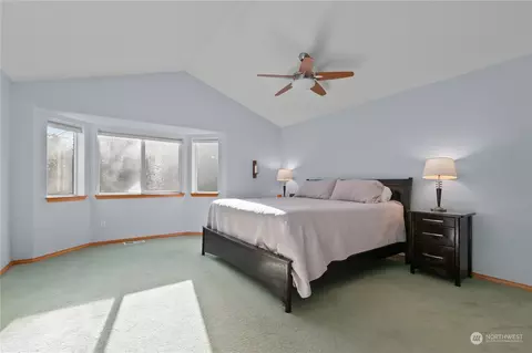 Bedroom - 8609 NE 201st Pl, Bothell, WA 98011 photo 1 of 4