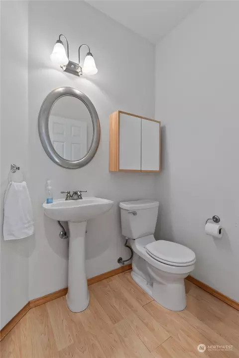 Bath - 8609 NE 201st Pl, Bothell, WA 98011 photo 1 of 4