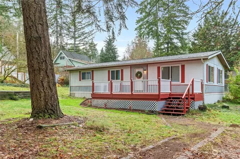 52 E Shady Valley Ln, Allyn, WA 98524