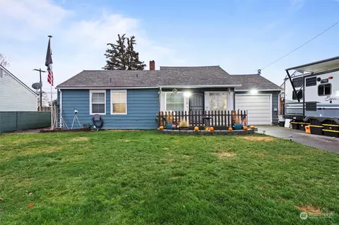 219 NW Loop Dr, Moses Lake, WA 98837