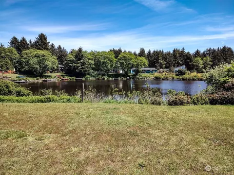 772 Cardinal Ave NE, Ocean Shores, WA 98569