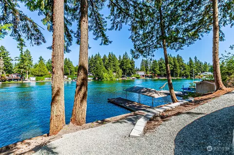 3521 Lakeridge Dr E, Lake Tapps, WA 98391