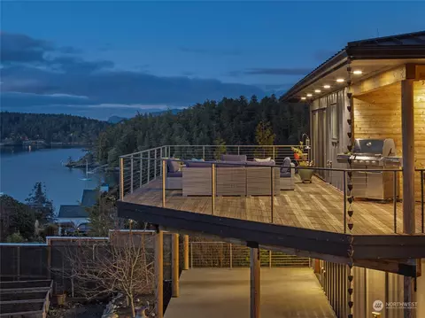 460 Franck St, Friday Harbor, WA 98250