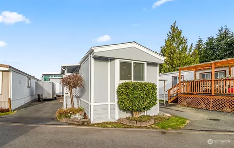 5001 180th St SW #28, Lynnwood, WA 98037