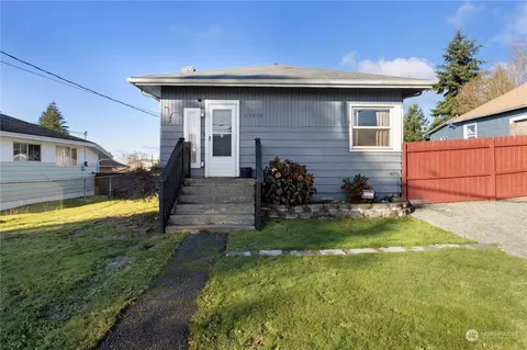 25810 Lawson St, Black Diamond, WA 98010
