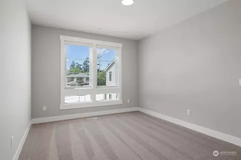 Bedroom - 3614 95th Ave E, Edgewood, WA 98371 photo 2 of 3