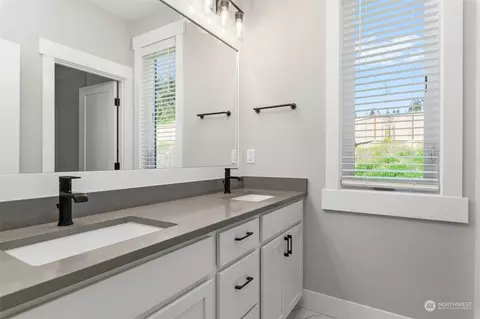 Bath - 3614 95th Ave E, Edgewood, WA 98371 photo 2 of 2