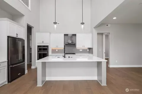Kitchen - 3614 95th Ave E, Edgewood, WA 98371 photo 2 of 2