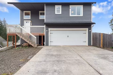 31 Ellinor Peak Pl, Belfair, WA 98528