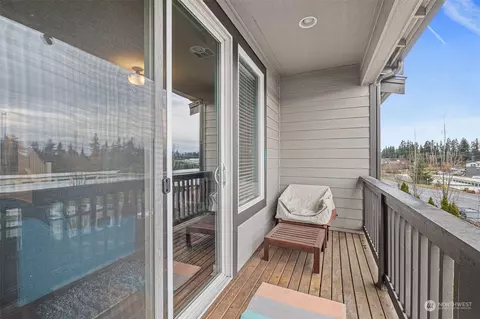 Exterior - 7919 20th Ave SE, Everett, WA 98203 photo 3 of 4