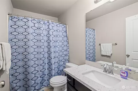 Bath - 7919 20th Ave SE, Everett, WA 98203 photo 3 of 3
