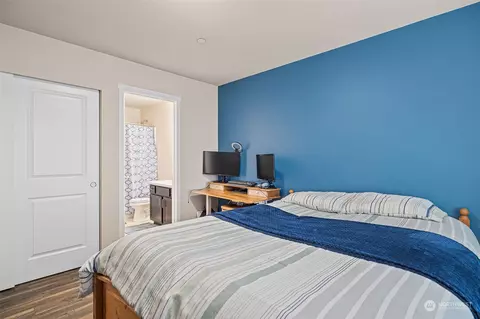 Bedroom - 7919 20th Ave SE, Everett, WA 98203 photo 3 of 4
