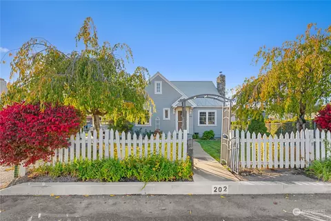 202 Chapel St, Cashmere, WA 98815