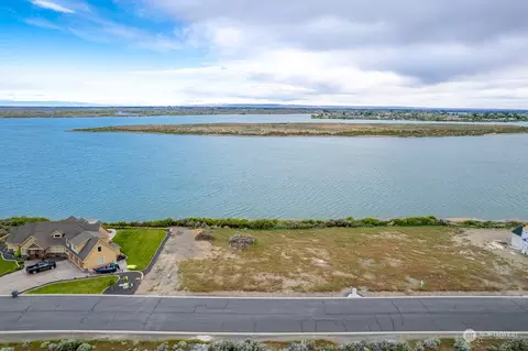 7167 SE Dune Lake Rd, Moses Lake, WA 98837