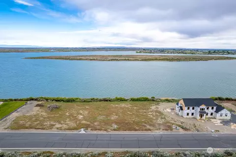 7139 SE Dune Lake Rd, Moses Lake, WA 98837