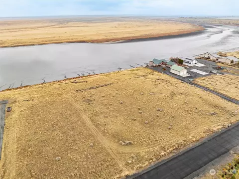 8732 NE Stonecrest Rd, Moses Lake, WA 98837