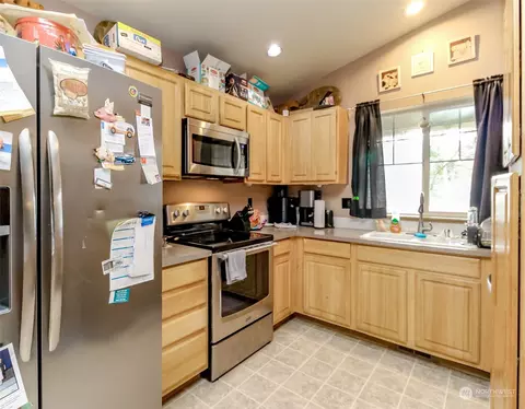 Kitchen - 6505 220th Street Ct E, Spanaway, WA 98387 photo 2 of 3