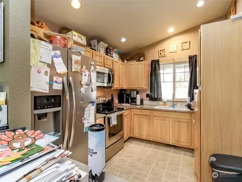 Kitchen - 6505 220th Street Ct E, Spanaway, WA 98387 photo 3 of 3