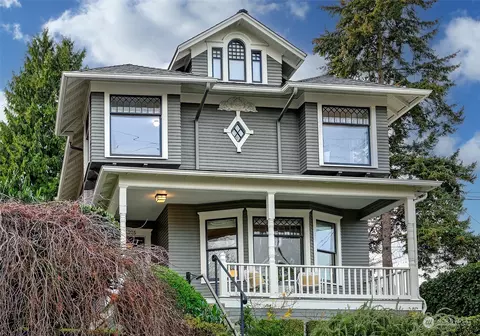 2925 Warren Ave N, Seattle, WA 98109