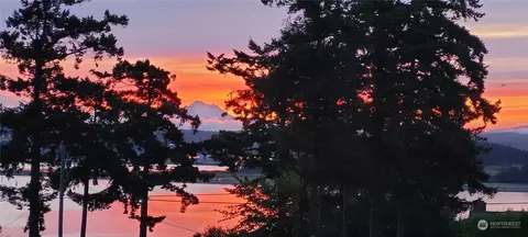 1575 Scenic Heights Rd, Oak Harbor, WA 98277