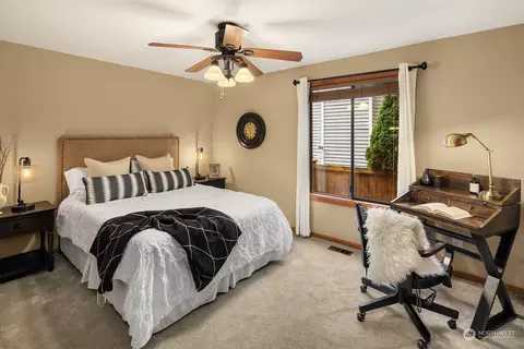 Bedroom - 15007 92nd Pl NE, Bothell, WA 98011 photo 6 of 6