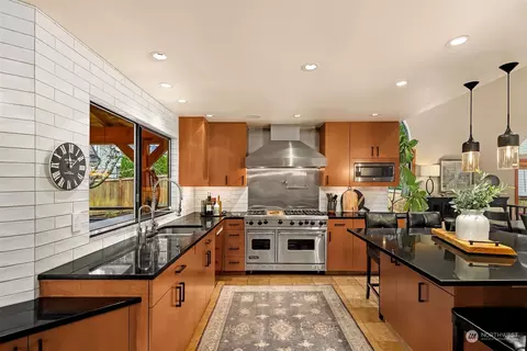 Kitchen - 15007 92nd Pl NE, Bothell, WA 98011 photo 3 of 5