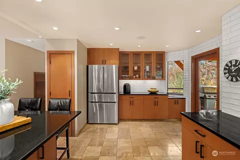 Kitchen - 15007 92nd Pl NE, Bothell, WA 98011 photo 4 of 5