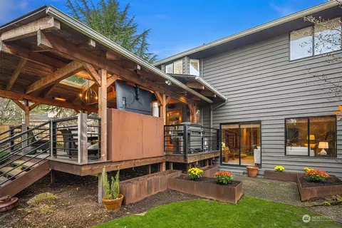 Exterior - 15007 92nd Pl NE, Bothell, WA 98011 photo 7 of 9