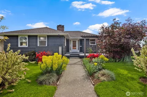 3732 37th Ave SW, Seattle, WA 98126