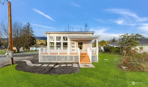 31297 W Main St, Lyman, WA 98263