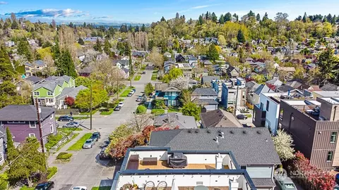 2607 E Thomas St, Seattle, WA 98112 photo 2