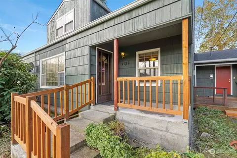 Exterior - 2129 48th Ave, Longview, WA 98632 photo 2 of 5