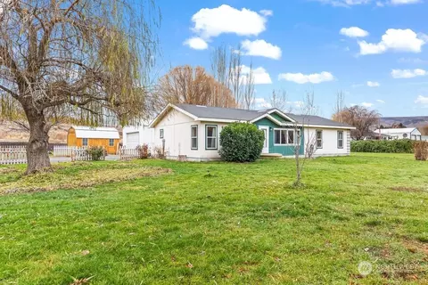 334 Ray Symmonds Rd, Yakima, WA 98901