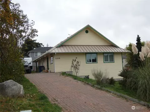 1219 G Ave, Anacortes, WA 98221