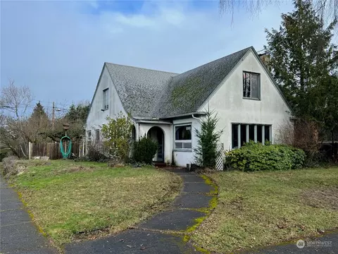 1303 N Cedar St, Tacoma, WA 98406