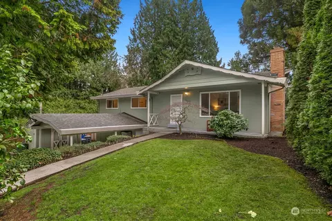 18047 28th Ave NE, Lake Forest Park, WA 98155
