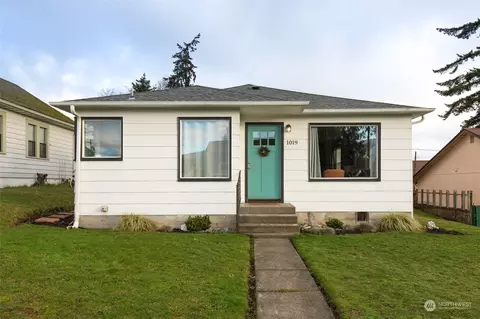 1019 W 7th St, Port Angeles, WA 98363