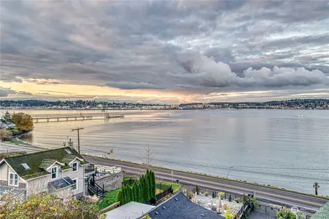 3065 E Washington St, Port Orchard, WA 98366