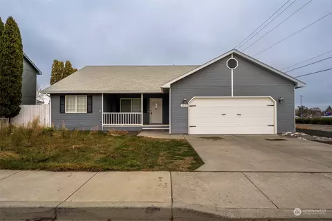 1537 W 24th Loop, Kennewick, WA 99337