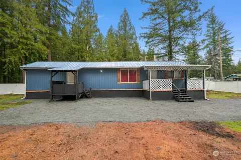 8281 Golden Valley Blvd, Maple Falls, WA 98266