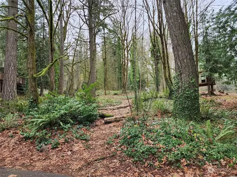2151 Lakemoor Dr SW, Olympia, WA 98512
